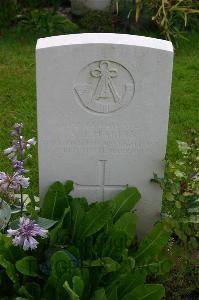 Dozinghem Military Cemetery - Harris, A J