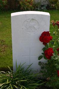 Dozinghem Military Cemetery - Harris, E