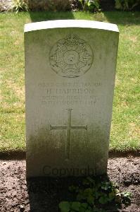 Dozinghem Military Cemetery - Harrison, H