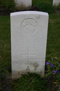 Dozinghem Military Cemetery - Harrop, W E