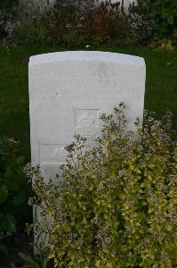 Dozinghem Military Cemetery - Hartley, J