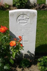 Dozinghem Military Cemetery - Heath, B