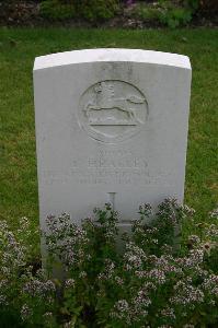 Dozinghem Military Cemetery - Heatley, Leonard