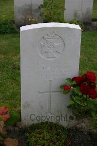 Dozinghem Military Cemetery - Henderson, F R