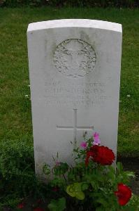 Dozinghem Military Cemetery - Henderson, G