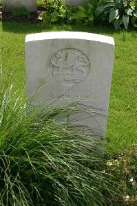 Dozinghem Military Cemetery - Heuner, Cecil Aubrey