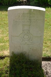 Dozinghem Military Cemetery - Higham, J