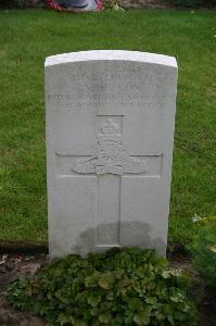 Dozinghem Military Cemetery - Hilton, Arthur