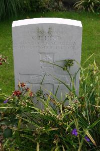 Dozinghem Military Cemetery - Hind, Charles Ernest