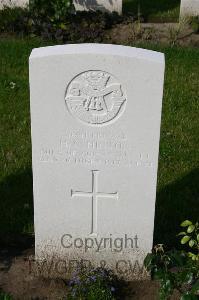 Dozinghem Military Cemetery - Hinton, Henry Charles