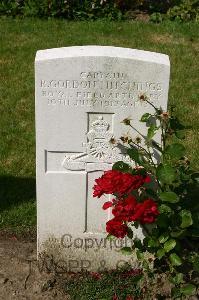 Dozinghem Military Cemetery - Hitchings, Richard Gordon