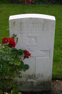 Dozinghem Military Cemetery - Hockham, S