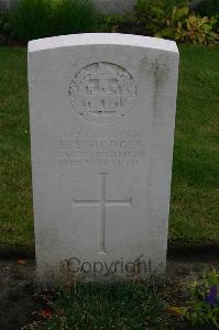 Dozinghem Military Cemetery - Hodges, E S