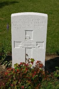 Dozinghem Military Cemetery - Hodgett, Harold Foster