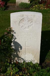 Dozinghem Military Cemetery - Hollis, Lawrence Alfred