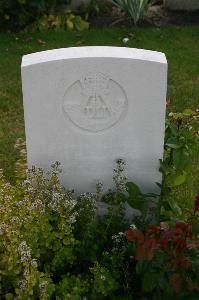 Dozinghem Military Cemetery - Holloway, Percy Hubert