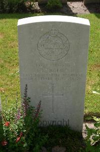 Dozinghem Military Cemetery - Holmes, James Kennedy