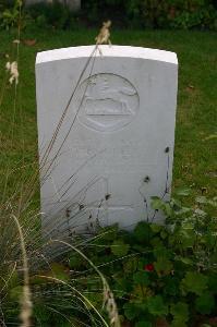 Dozinghem Military Cemetery - Holmes, T