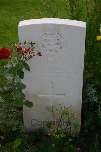 Dozinghem Military Cemetery - Hood, C