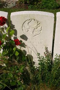 Dozinghem Military Cemetery - Hooper, Harold Peacock