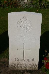 Dozinghem Military Cemetery - Hootun, Fred