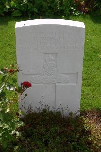 Dozinghem Military Cemetery - Hope, Robert Wilson