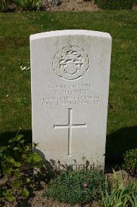 Dozinghem Military Cemetery - Howey, J