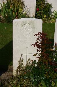 Dozinghem Military Cemetery - Howlett, R H T