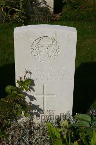 Dozinghem Military Cemetery - Howlison, David