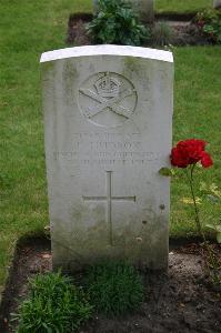 Dozinghem Military Cemetery - Hudson, F