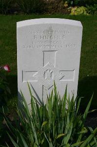 Dozinghem Military Cemetery - Hughes, F