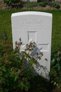 Dozinghem Military Cemetery - Hughes, J