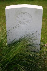 Dozinghem Military Cemetery - Hughes, William Andrew