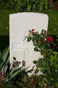 Dozinghem Military Cemetery - Hunt, Alfred