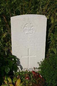 Dozinghem Military Cemetery - Hunt, T