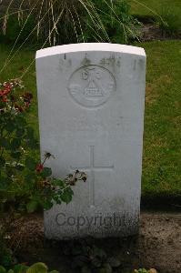 Dozinghem Military Cemetery - Husbands, Clifford Charles