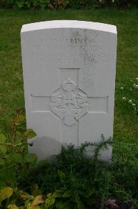 Dozinghem Military Cemetery - Hutchinson, William