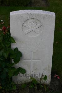 Dozinghem Military Cemetery - Hynes, J