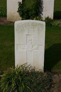 Dozinghem Military Cemetery - Iliffe, John William