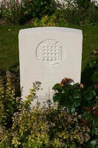 Dozinghem Military Cemetery - Ilott, William Horace