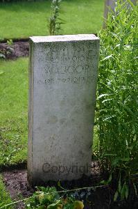 Dozinghem Military Cemetery - Islei, Adam