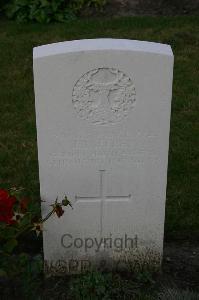 Dozinghem Military Cemetery - Jaffrey, James