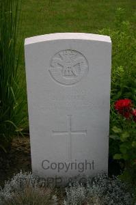 Dozinghem Military Cemetery - James, B