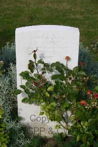 Dozinghem Military Cemetery - James, Frederick