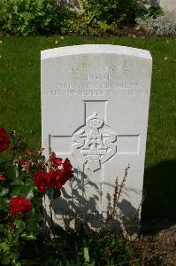 Dozinghem Military Cemetery - Jones, T