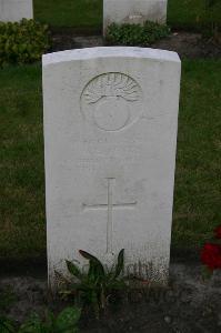 Dozinghem Military Cemetery - Jones, W L