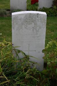 Dozinghem Military Cemetery - Judge, J W E