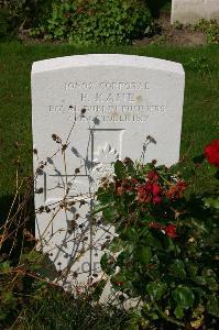 Dozinghem Military Cemetery - Kane, P