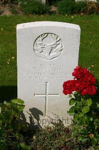 Dozinghem Military Cemetery - Keenan, Samuel