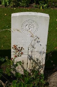 Dozinghem Military Cemetery - Kelly, E